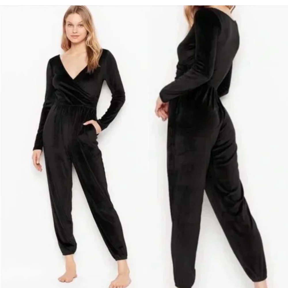 Victoria's Secret Black Women's velour jumpsuit joggers‎ medium NWT